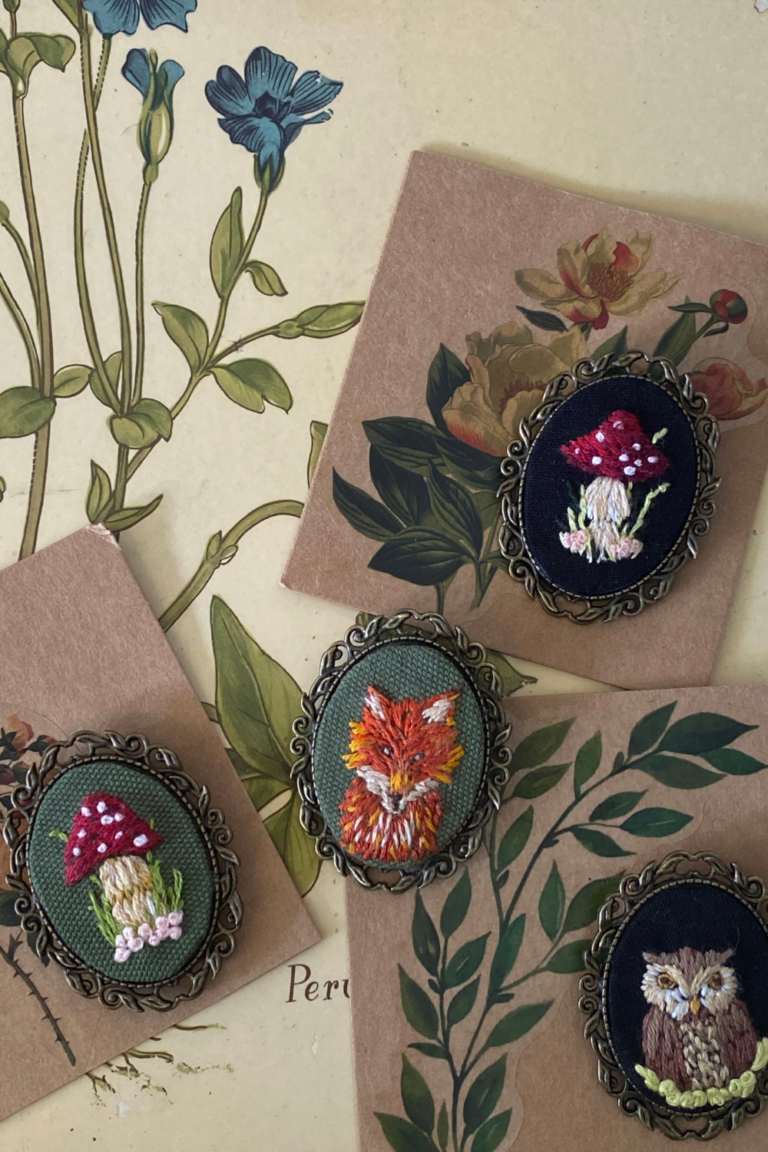 How to make Hand Embroidery Brooch DIY Tutorial