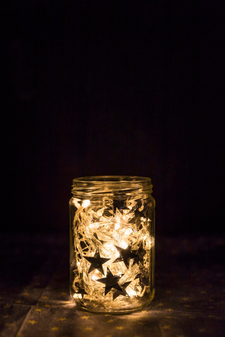 10 Aesthetic Christmas Crafts Ideas You’ll Want to Try This Year